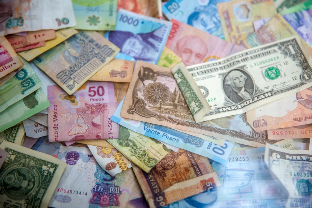 10-and-one-10-us-dollar-bill-sayzxus1o3m